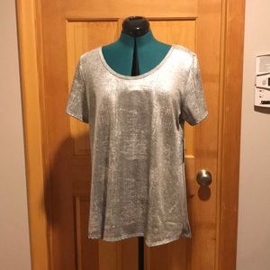 NWT Lularoe Elegant Silver Classic Tee Size Large